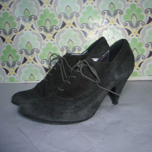 Aledona Gray Suede Oxford Heels Italy Academia Preppy Classic Size 39 7.5-8M